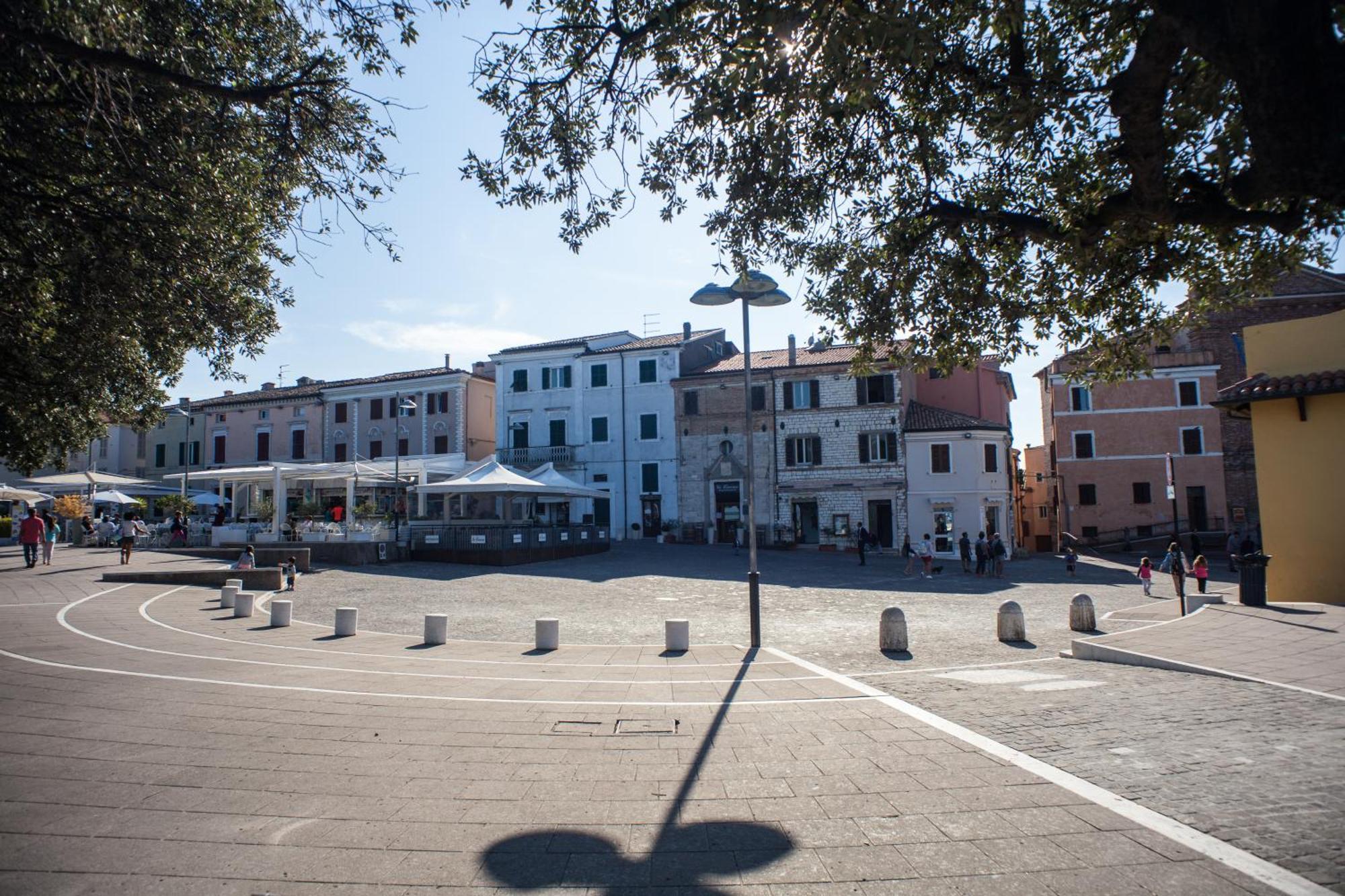 Alemar Sirolo Hotel Exterior photo